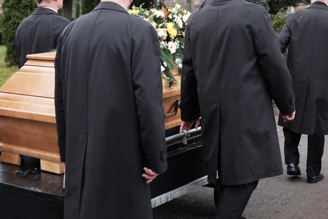 Husband Hires Hitmen to Kill Wife, He’s Petrified When ‘Someone’ Shows Up at Funeral