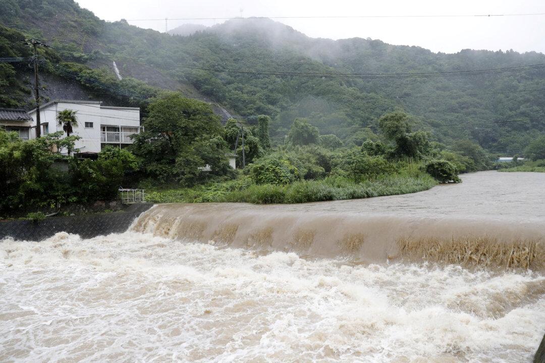 Japan, Hit by Torrential Rains, Orders Over One Million to Evacuate