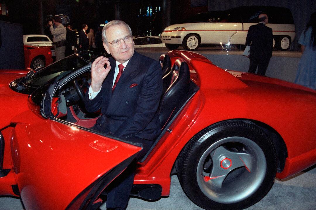 Former Chrysler CEO Lee Iacocca Has Died at Age 94