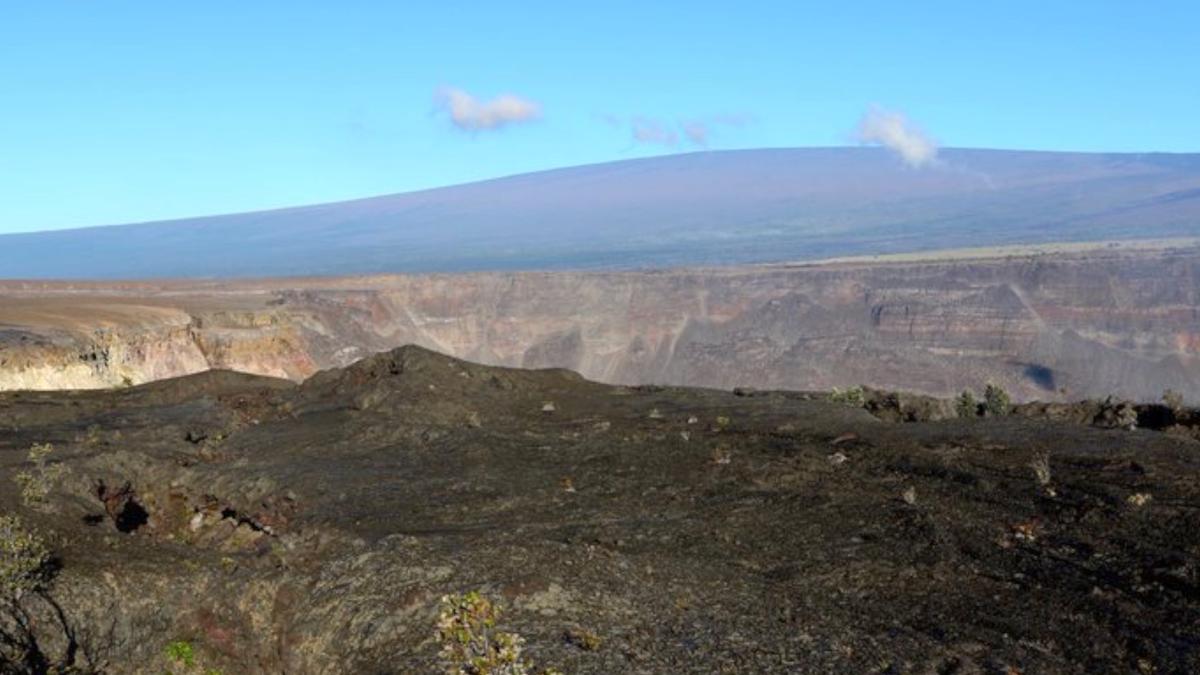 Residents of Hawaii’s Big Island Urged to Prepare as Active Volcano Displays Increased Seismic Activity