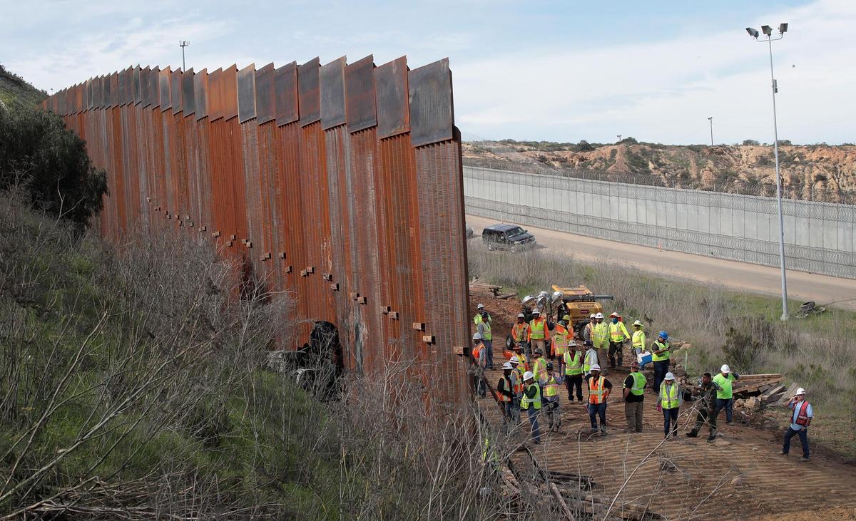 Watchdog Says $400 Million Border Wall Contract Awarded Without Trump, Cramer Influence