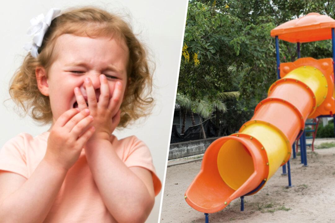 Tot Emerges From Tunnel Slide With Bloody Wounds, Mom’s Shocked When She Looks Inside
