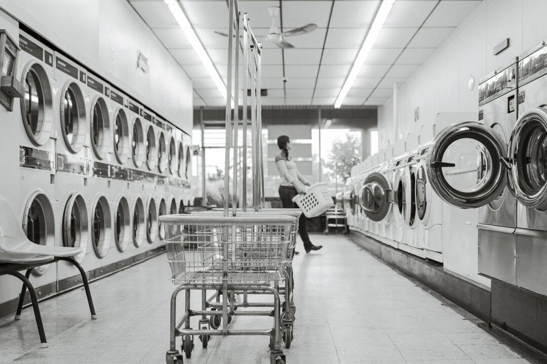 Woman Hears Cries and Opens Washing Machine, Sees Baby With Umbilical Cord Attached