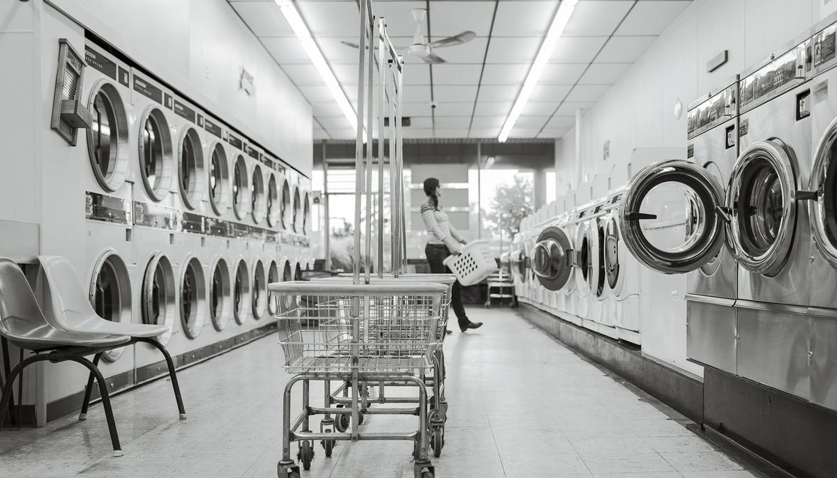 Woman Hears Cries and Opens Washing Machine, Sees Baby With Umbilical Cord Attached