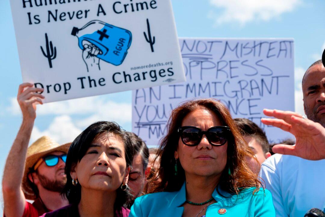 Democratic Congresswoman Sending Staff Into Mexico to Instruct Asylum Seekers: Report