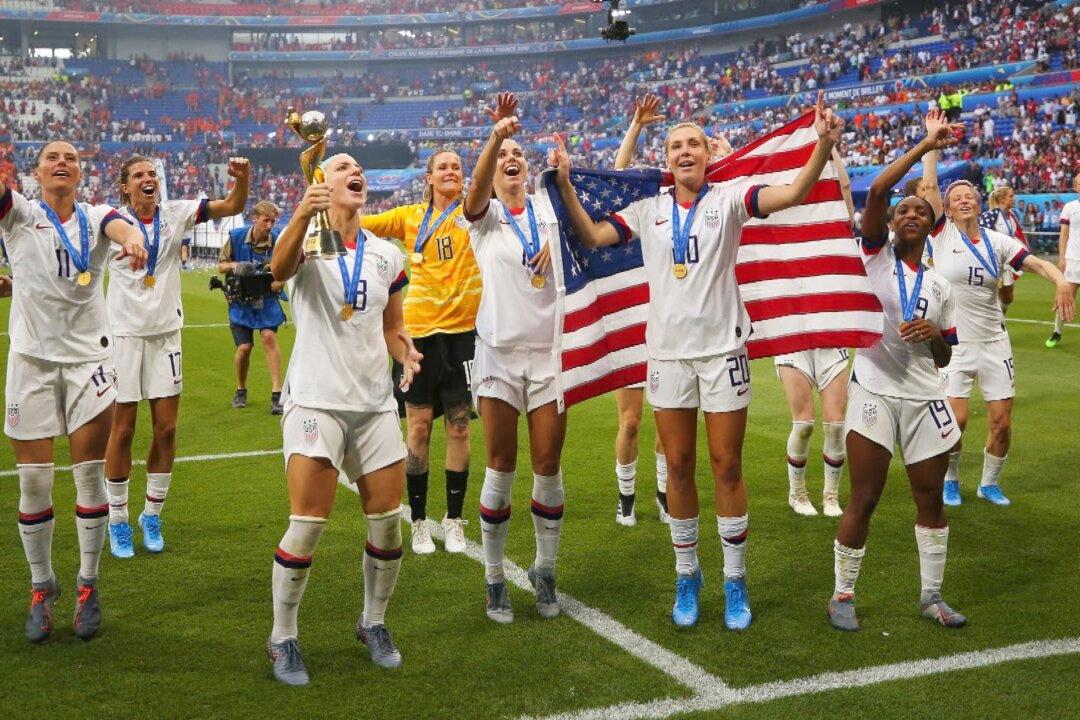 ‘Amazing Disrespect:’ Video Shows US Women’s Soccer Team Letting American Flag Drop to Ground