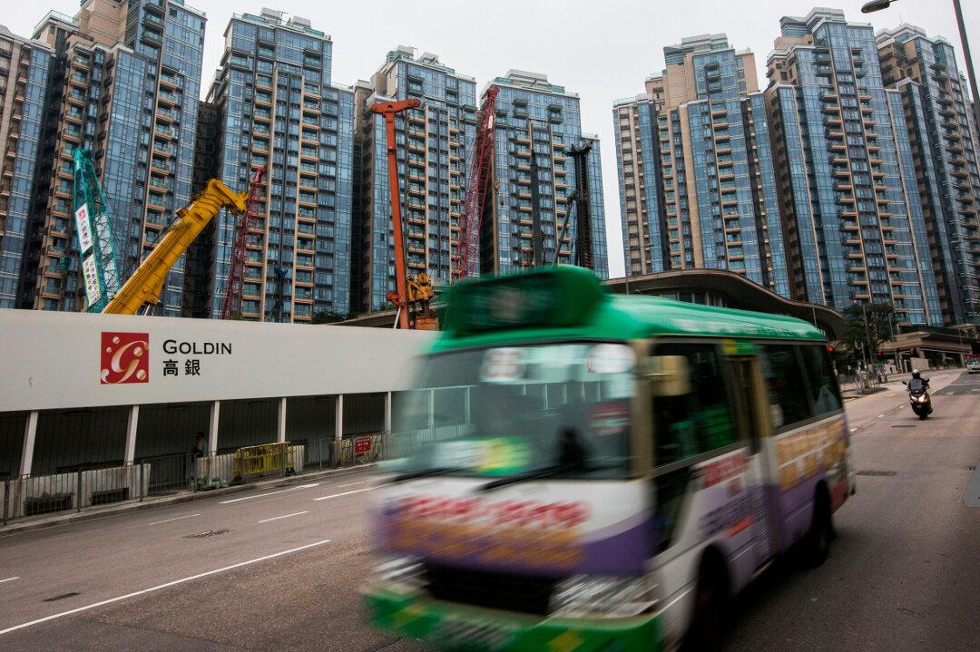 Young Woman Attacks, Kicks Bus Driver Over Comment: Video
