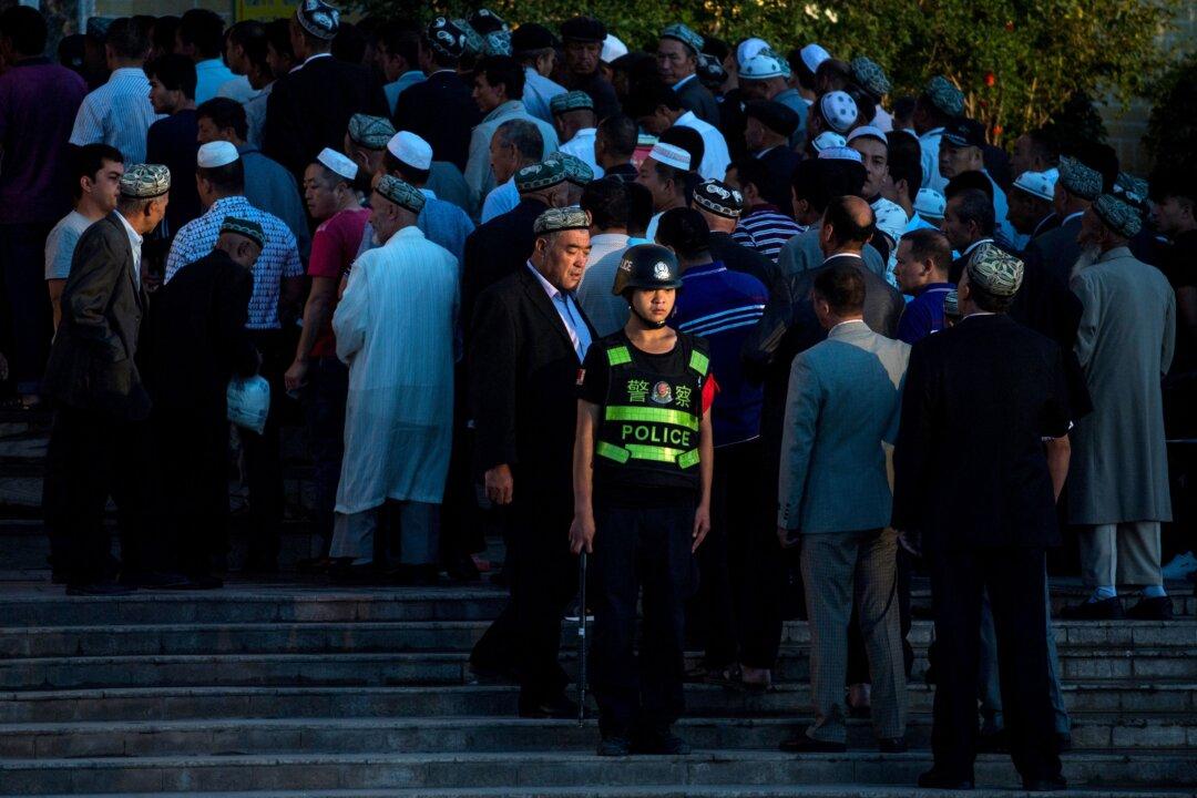 US Lawmakers Renew Calls for Sanctions Over Repression of Muslims in Xinjiang