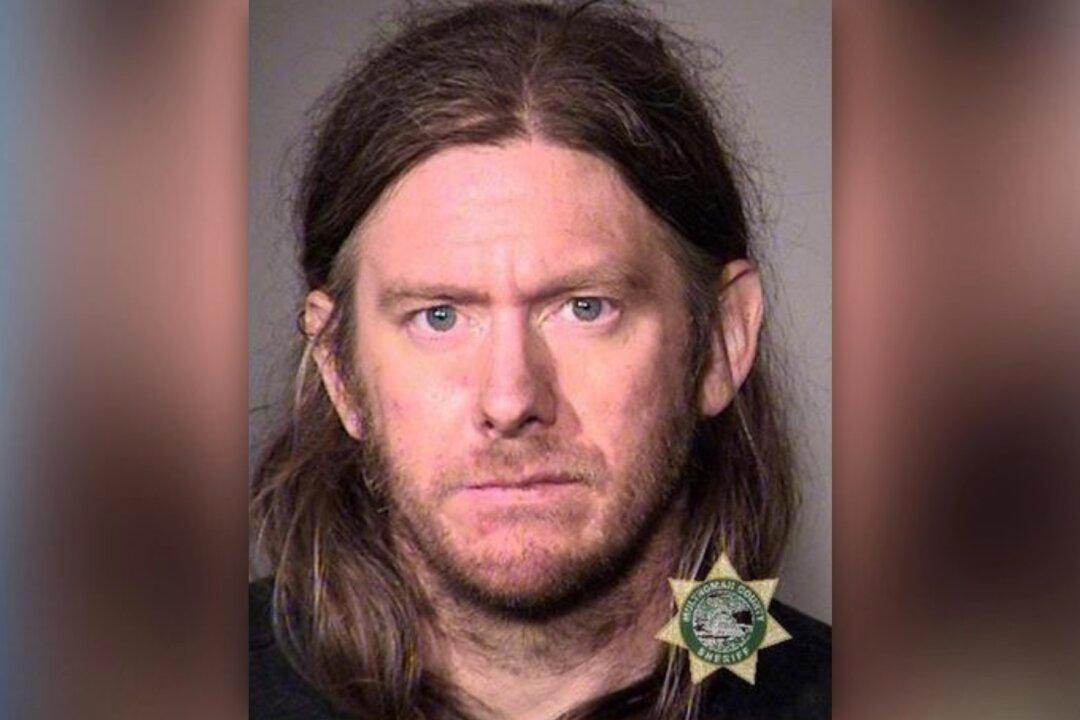 Oregon Man Allegedly Brings Cat to a Break-In, Dresses in Owner’s Onesie