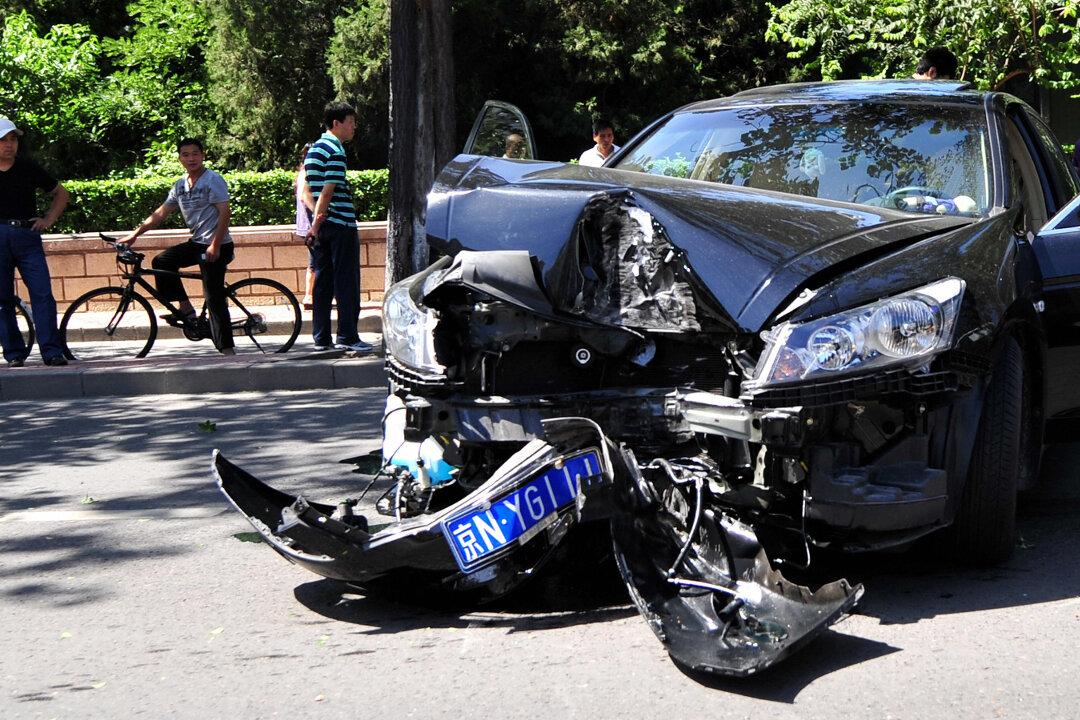 Drunk, Extravagant Young Woman Crashes Car, Kills Two: Video