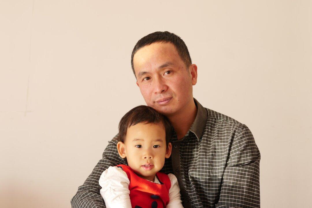 Chinese Human Rights Lawyer Criticizes Authorities for Covering Up New Viral Pneumonia Outbreak