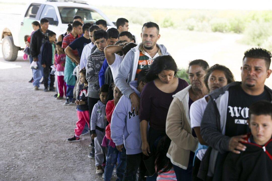 House Democrats Use Obama-Era Photos to Promote Hearing Into ‘Inhumane Treatment’ at the Border