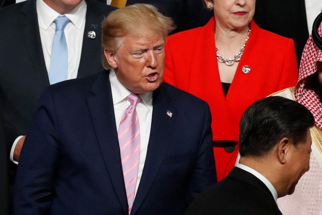 The US Should Help the Chinese People to Break Away From CCP