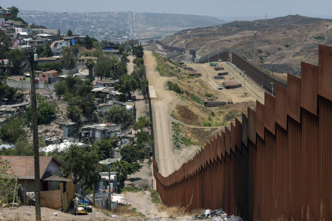 CBP Completes 50 Miles of New Border, 50 More Underway