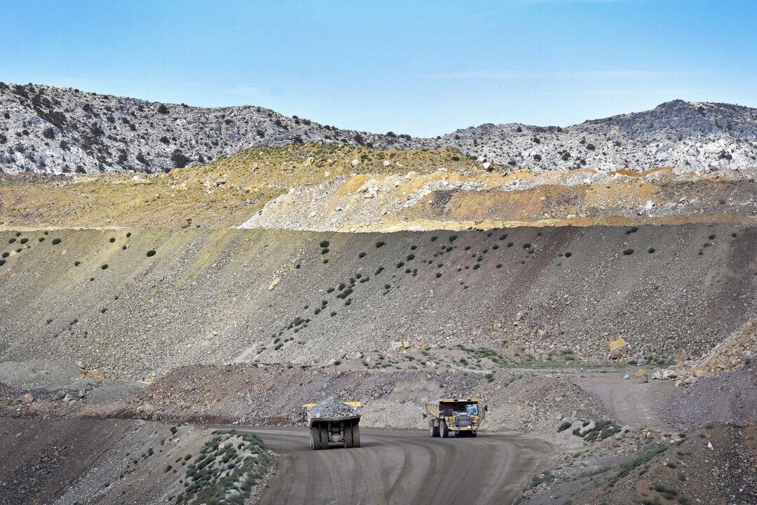 US ‘Falling Behind’ China in Global Race to Develop Electric Vehicle Supply Chain