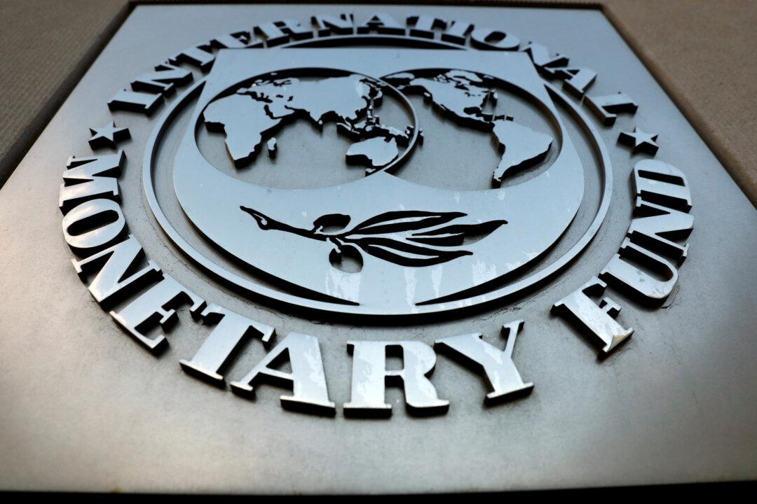 IMF Sees Inflation Subsiding in 2022, Supply Risks May Keep It Elevated
