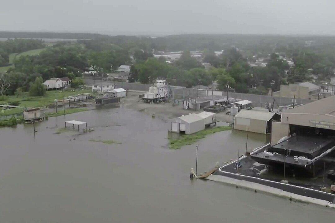 Barry Strengthens Into Category 1 Hurricane as It Nears Landfall in Louisiana