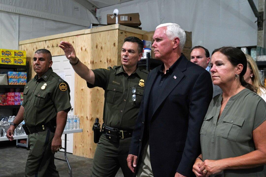 Pence Visits Migrant Detention Center in Texas, Says Immigration System ‘Overwhelmed’
