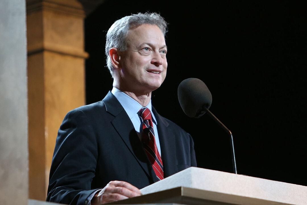 Actor Who Played ‘Lt Dan’ Pays Tribute to Military on 25th Anniversary of Film ‘Forrest Gump’