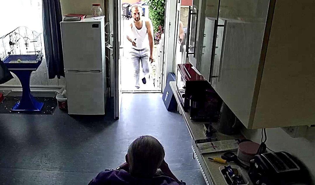 Stranger Allegedly Steals Money From Wheelchair-Bound Elderly Man