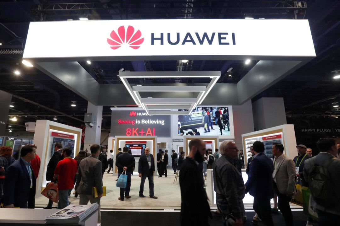 Huawei Plans Extensive Layoffs at its US Operations: WSJ