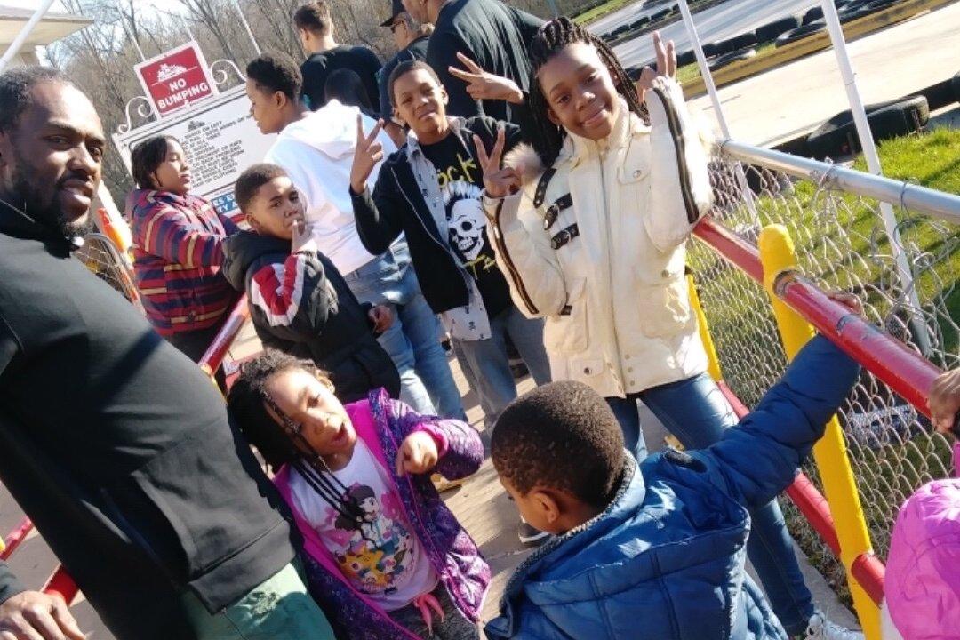 Dad Drowns While Trying to Rescue His Children