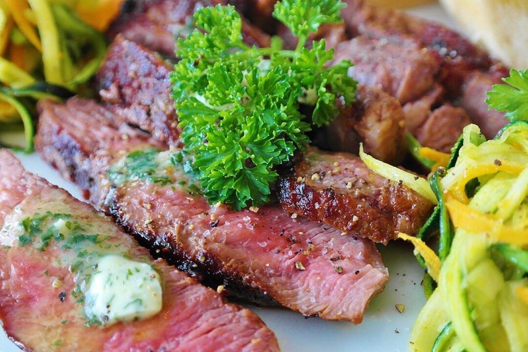 Protein-Heavy Diet Led to Undiagnosed Condition and Death of 25-Year-Old Woman, Doctor Gives Warning