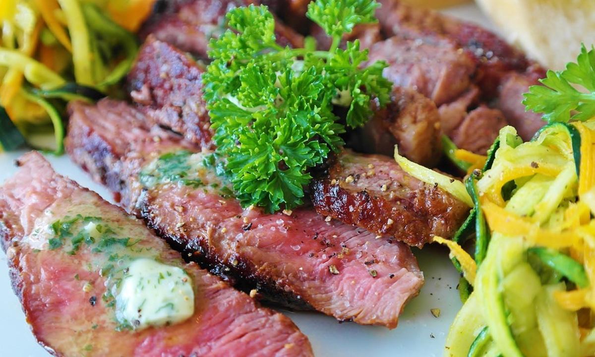 Protein-Heavy Diet Led to Undiagnosed Condition and Death of 25-Year-Old Woman, Doctor Gives Warning