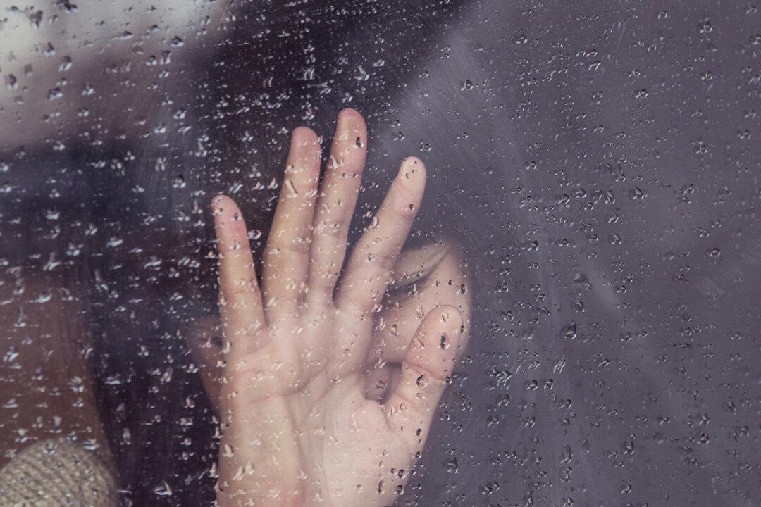 Teen With Anxiety in Tears After Bullies Pour a Jug of Juice Over Her Head on Prom Night