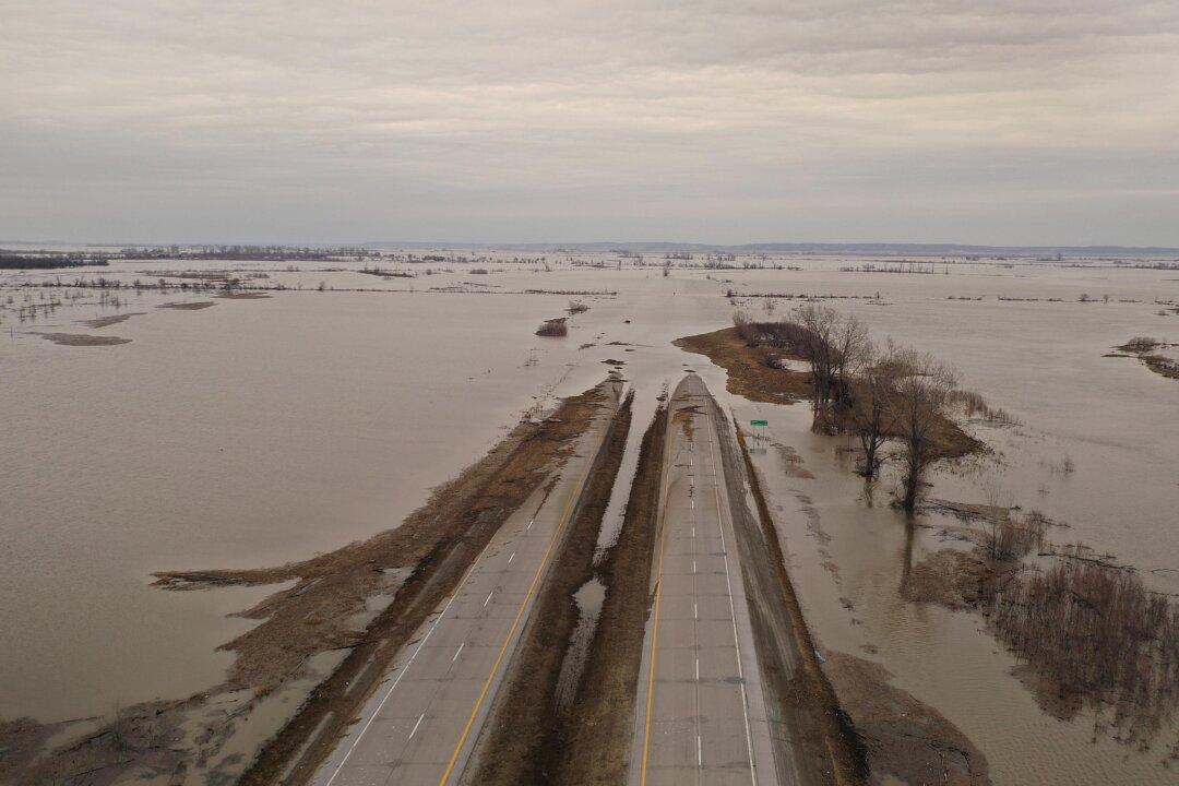 Ongoing Midwest Flooding Gets Scant Coverage in Mainstream Media