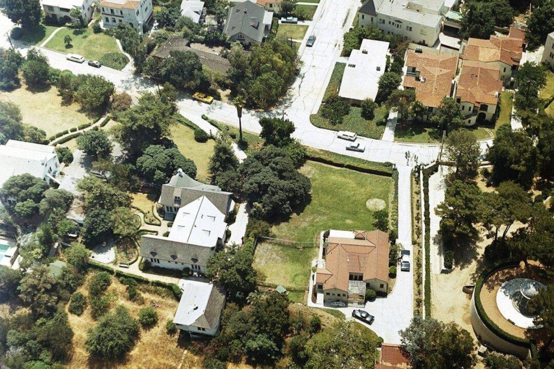 House Where Manson Followers Murdered 2 Is on the Market