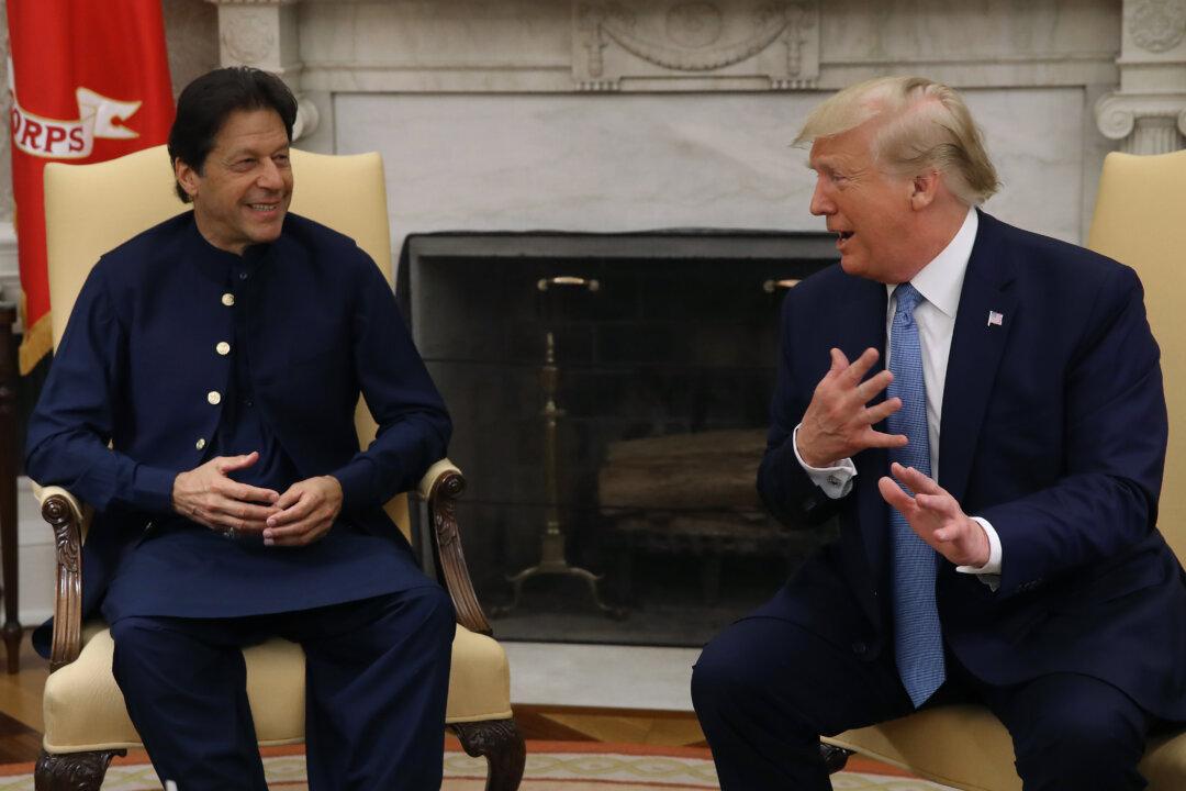 Pakistan Helping US to Push Taliban for Ceasefire