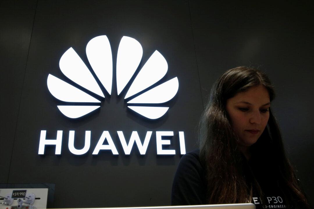 White House to Host Meeting With Tech Executives on Huawei Ban: Sources