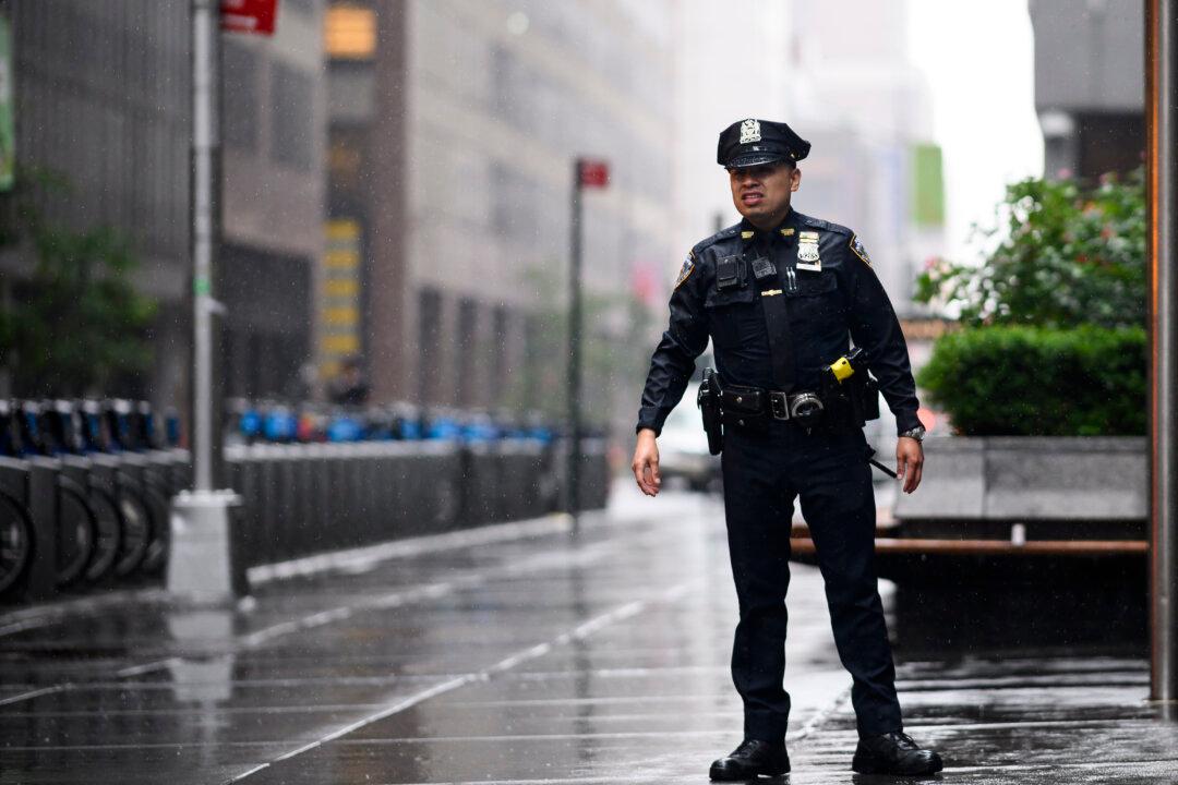 Police Baffled by Grisly Find as Corpse Discovered Inside Manhattan Manhole