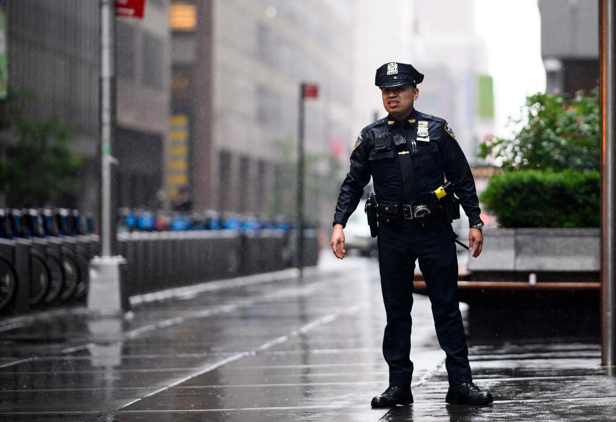 Police Baffled by Grisly Find as Corpse Discovered Inside Manhattan Manhole