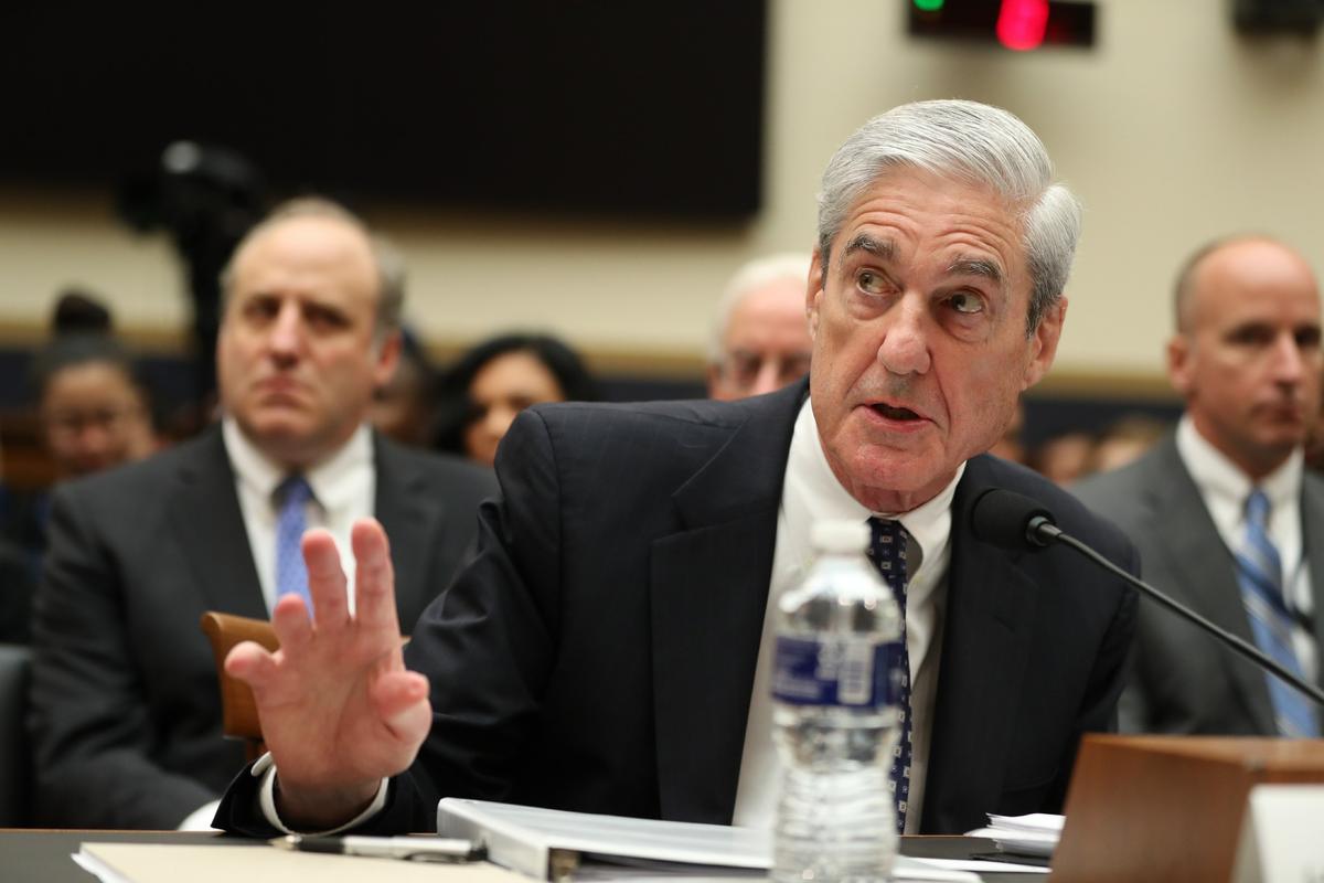 Mueller Appears Flustered During Testimony Before Congress