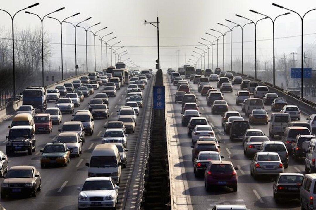 China Auto Group Cuts 2019 Sales Forecast to a 5 Percent Drop Due to Slowing Economy