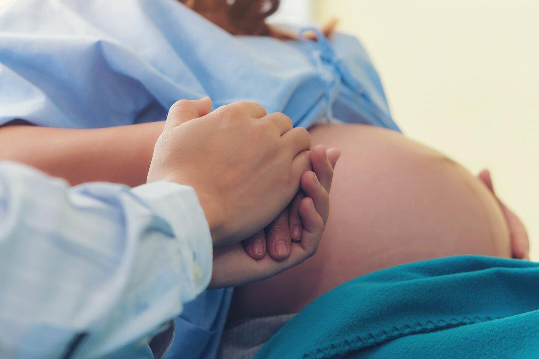 Mom Carrying Quadruplets Learns One Is Dying in Womb, So She Makes a Tough Choice