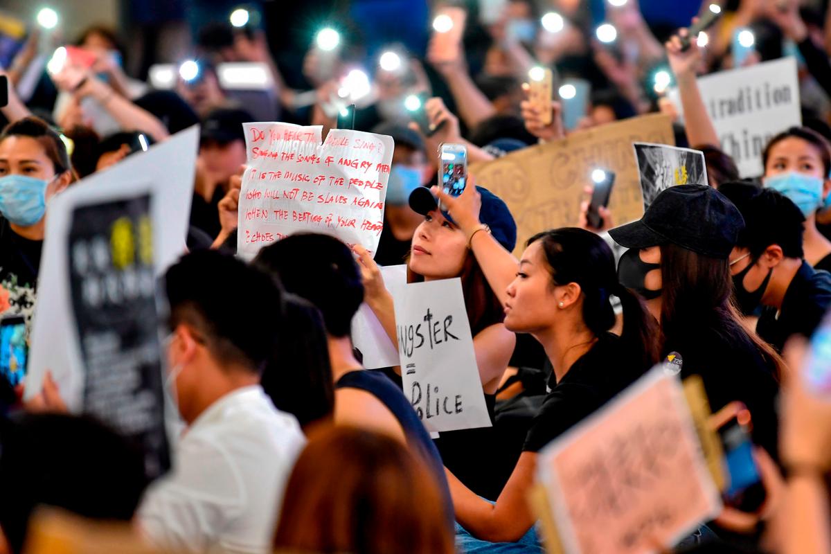 Amid Backlash Over Violent Mob Attack, Hong Kong Public Servants, Trade Professionals Join Chorus of Protest Against Extradition Bill