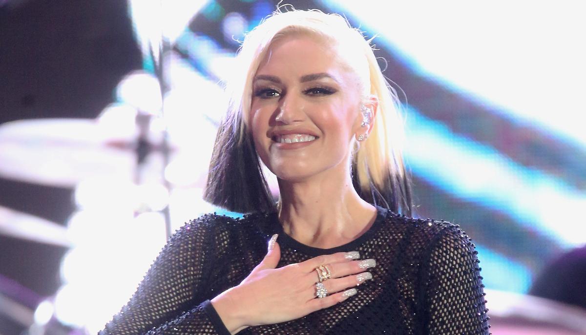 Gwen Stefani Outraged on Reading Mom’s Sign at Concert, Calls Her Boy Right Onto Stage