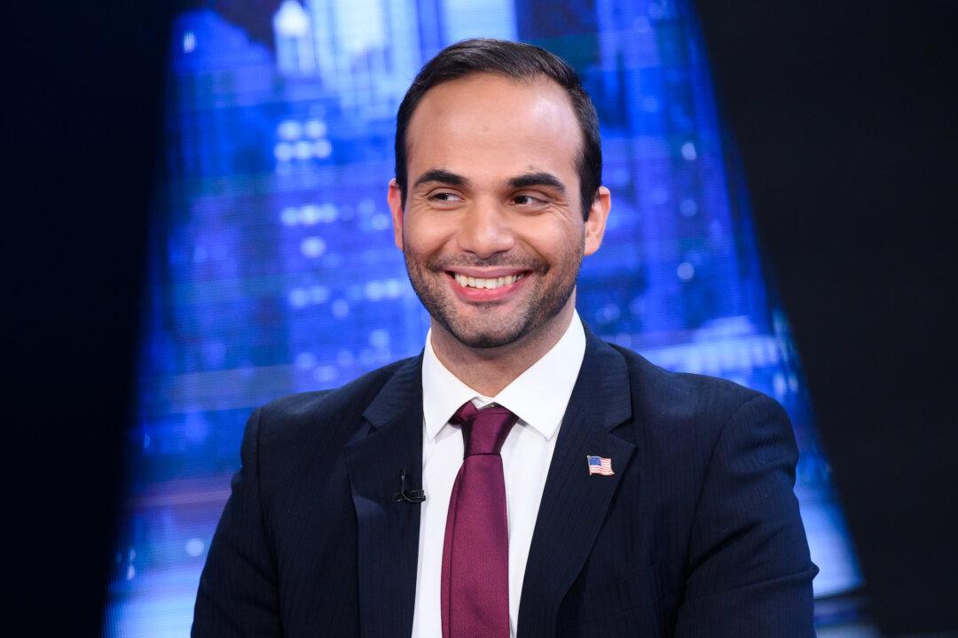 Papadopoulos to Bring Back Mystery $10,000 From Greece