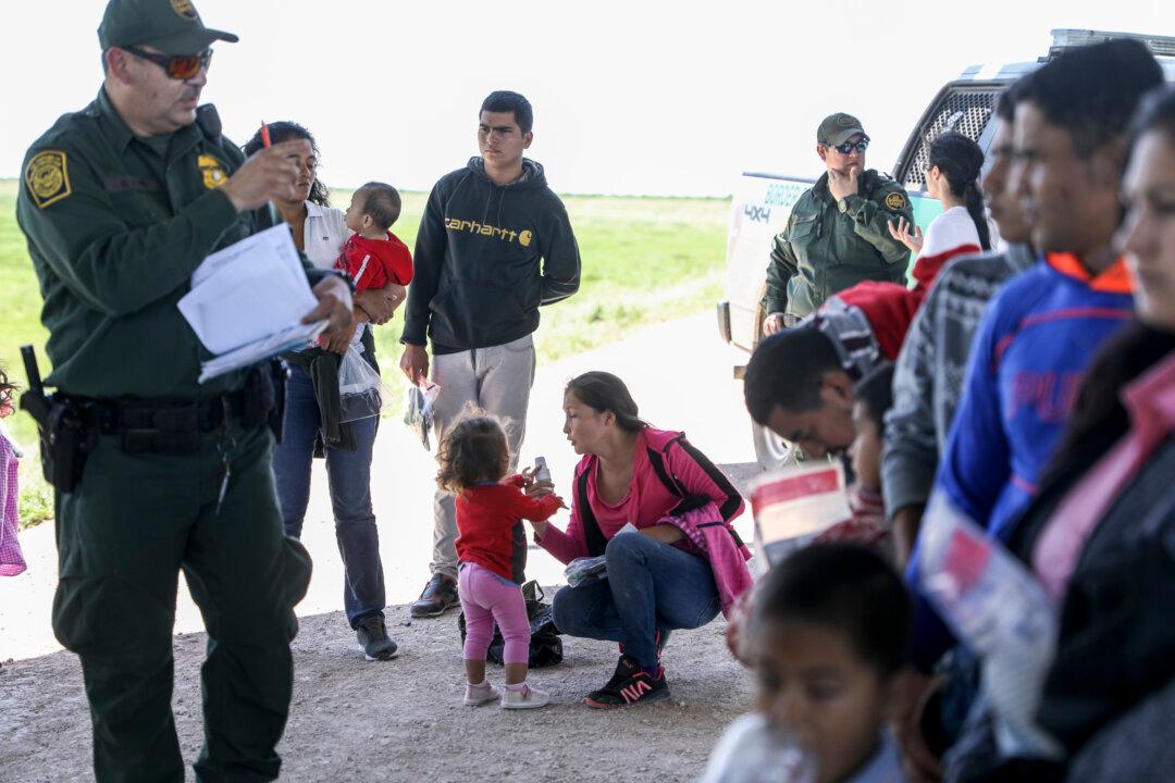 Trump Administration Seeks to Bar Convicted Immigrants From Obtaining Asylum
