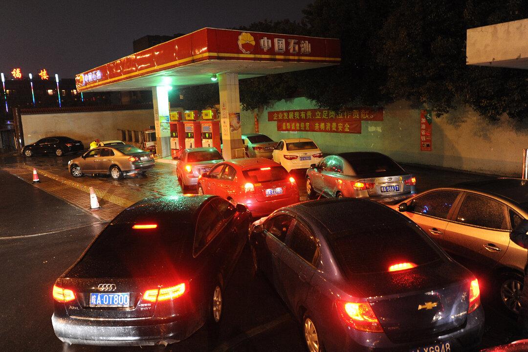 Man Lights His Motorcycle on Fire at Gas Station After Harassing Female Attendant: Video