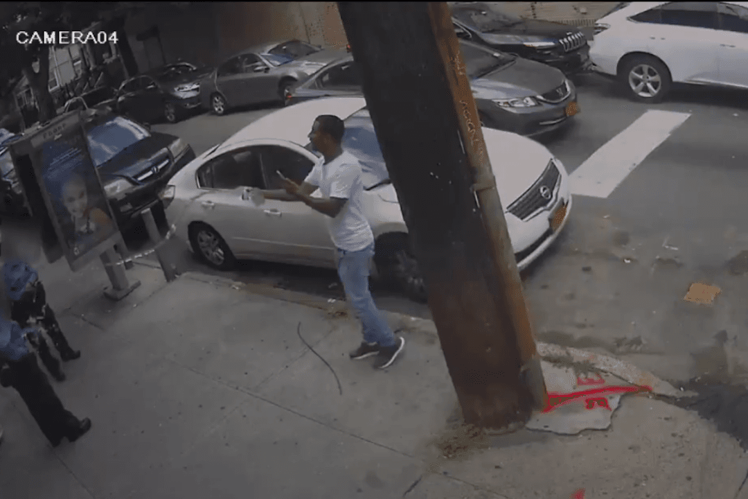 Man Sprays NYPD Traffic Officers With Bottle in Latest Water-Dousing Video