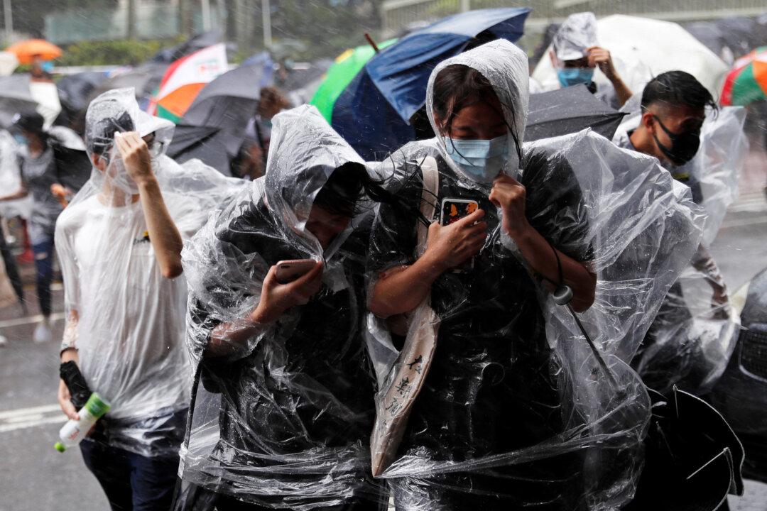 Hong Kong Braces for Typhoon Wipha; Schools, Financial Markets Shut Early
