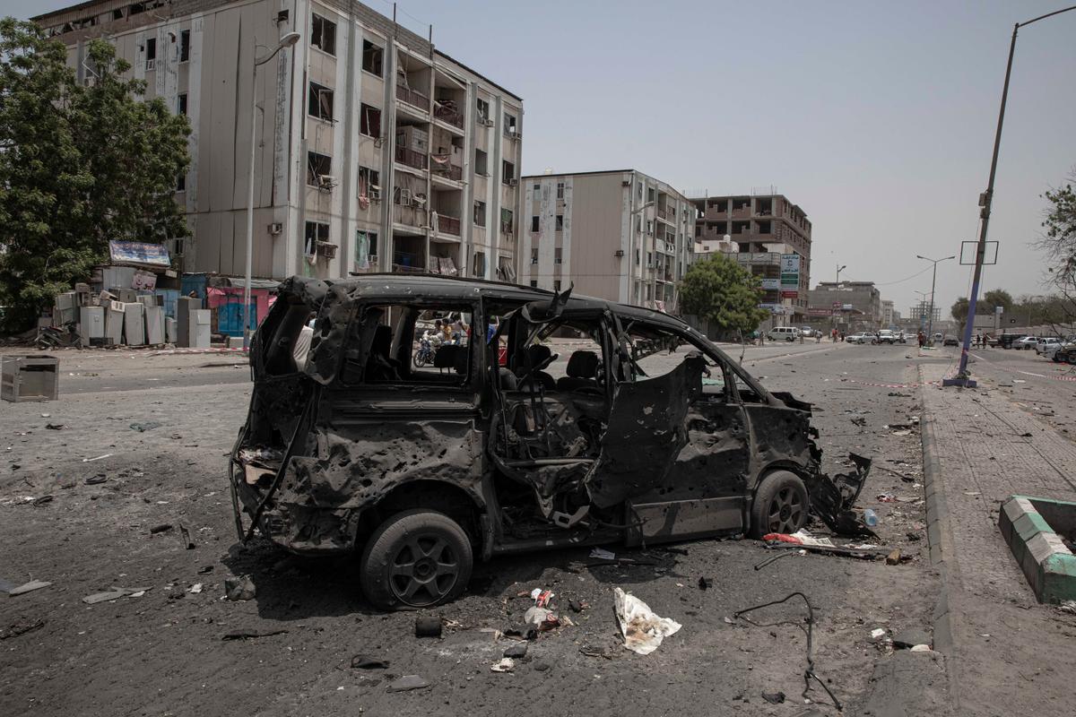 Rebel Missile Attack, Suicide Bombs Kill 51 in Yemen’s Aden