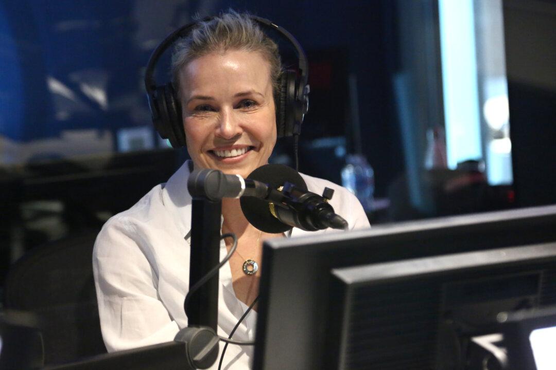 Chelsea Handler Blames Trump for Burglary of Rep. Cummings’ Baltimore Home