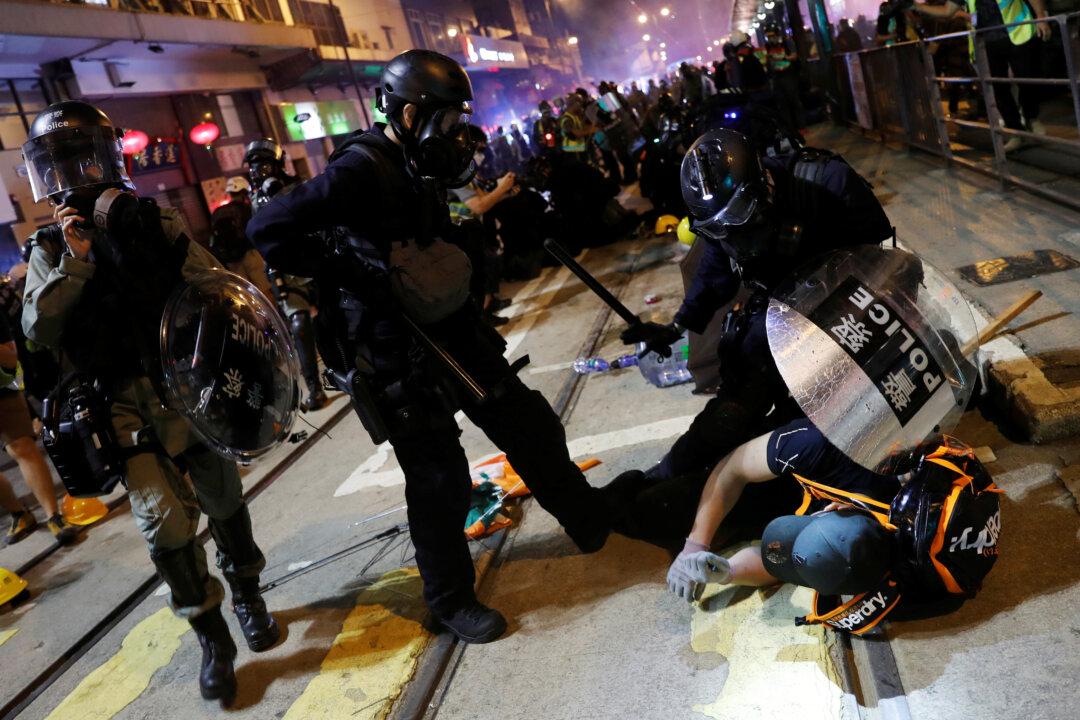 Lawmakers Urge US to Block Sales of Crowd-Control Gear to Hong Kong