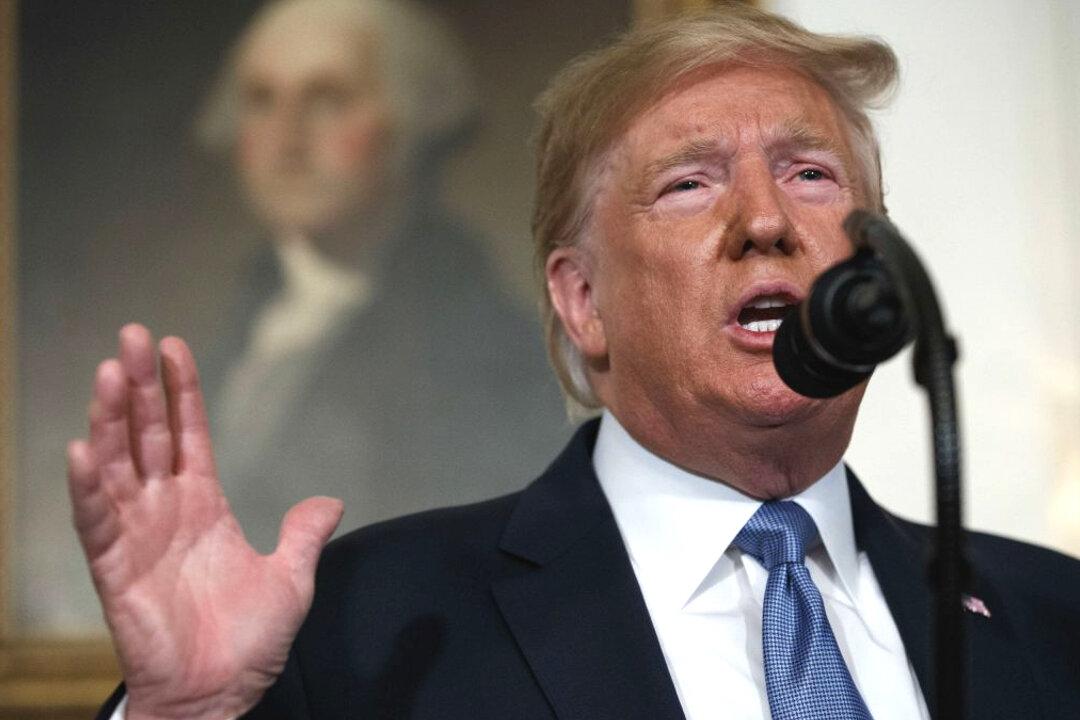 Trump Denounces Beijing for Letting Currency Fall to 11-Year-Low as Trade War Escalates