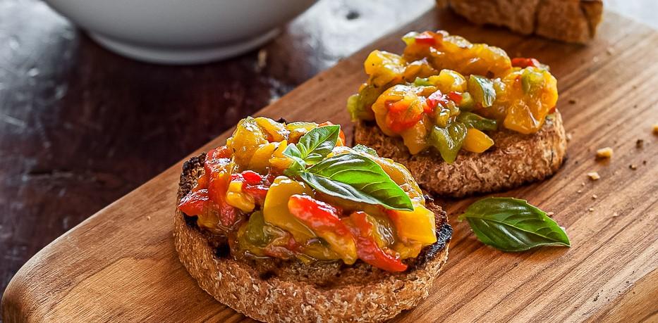 La Bruschetta ai Peperoni Arrostiti (Roasted Pepper Bruschetta)